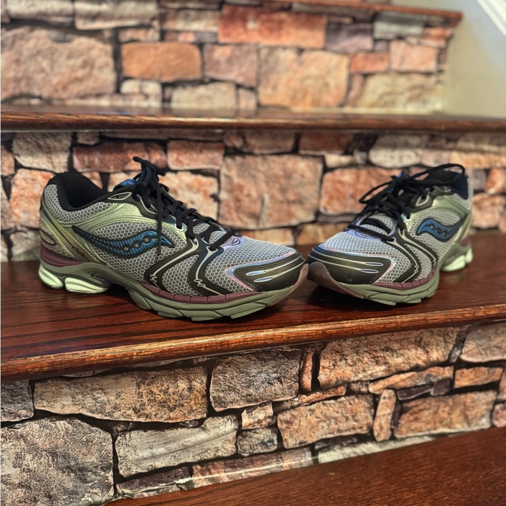 Saucony Men's size 11 Running Shoes